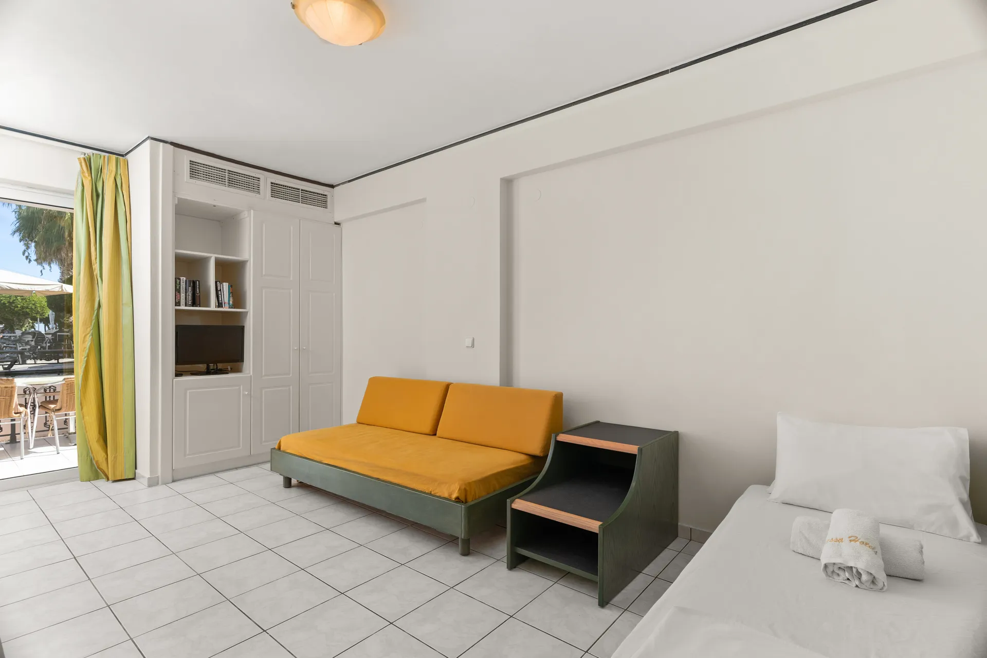 Tiara Holidays - Porto Iliessa - two bedroom apartment - living room
